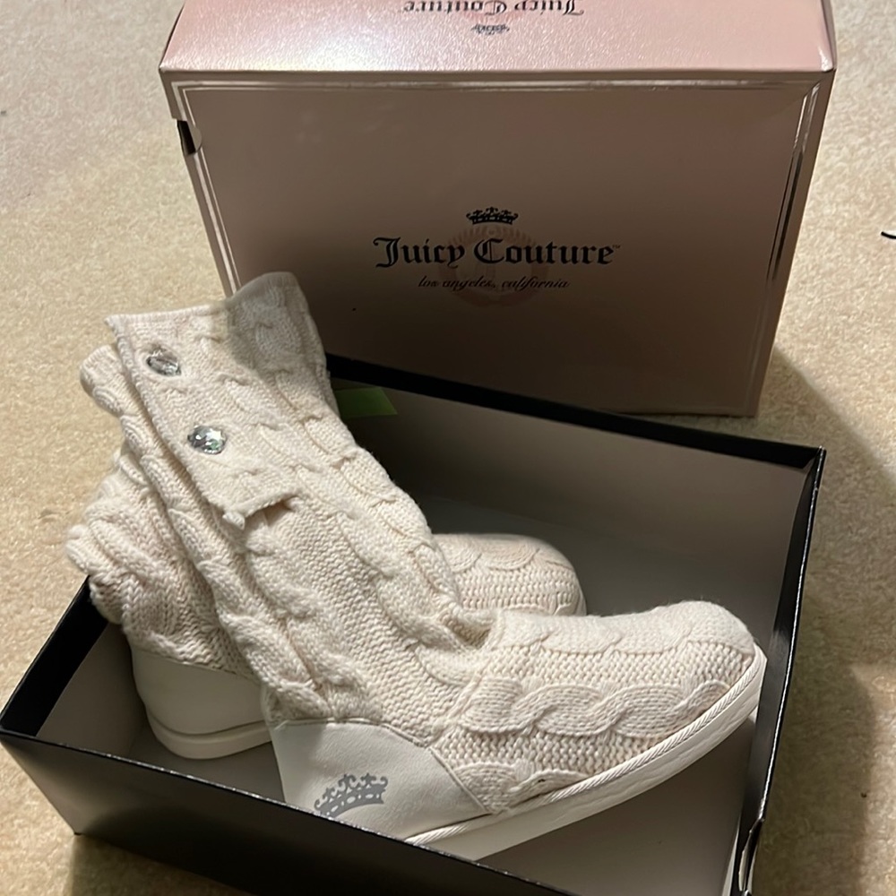 Size 7 juicy boots.